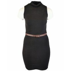   Egyenes, karcsúsított fazonú, egyszínű, kötött anyagból készült, álló nyakú, ujjatlan, fiatalos olasz tunika ruha övvel- fekete