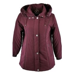   Cipzáras és patentos, hosszított egyenes fazonú, prémes levehető kapucnis, gumírozott ujjú, ferde zsebes, bőrhatású szövetből készült női télikabát, szép karcsúsító dísztűzéssel varrva- bordó