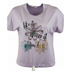   Három csillogós virágfejjel díszített, környakú, rövid ujjú, viszkóz anyagból készült, fiatalos felsőrész, húzható zsinórral az alján- világos lila